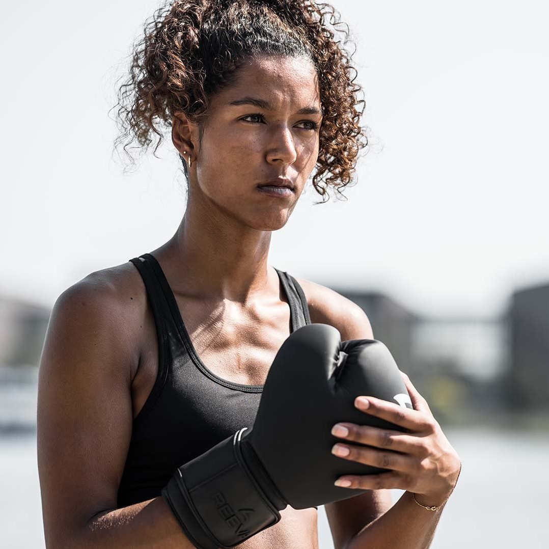 Alternatief Uitlijnen renderen Reeva Leren (Kick)Boxing Gloves - Bokshandschoenen - 10 oz |  Fitnessapparaat.nl